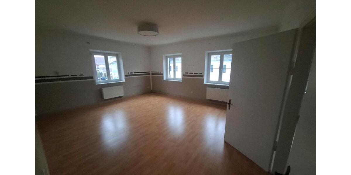 Einfamilienhaus Bad Füssing - 8 Zimmer, 230 m&sup2;, 390.000&euro; | Angebot:23384830