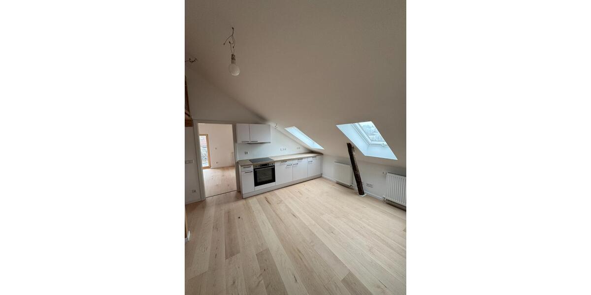 Dachgeschoßwohnung Passau Maierhof - 4 Zimmer, 96 m&sup2;, 1.050&euro; | Angebot:25868400