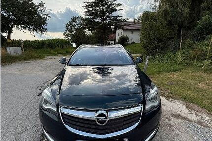 Opel Insignia 181.500 km 7.499 &euro; Passau 94032