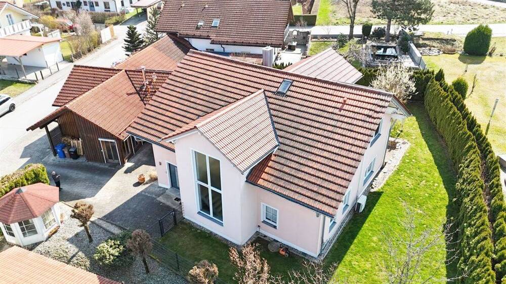 Einfamilienhaus Hutthurm Prag - 5 Zimmer, 225 m&sup2;, 595.000&euro; | Angebot:25999176