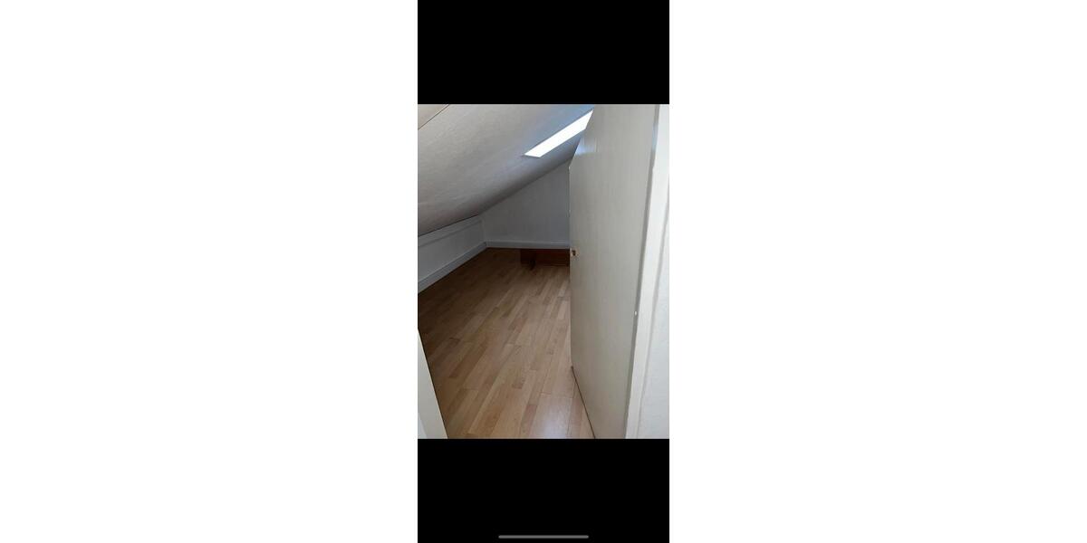 Dachgeschoßwohnung Salzweg - 4 Zimmer, 80 m&sup2;, 680&euro; | Angebot:24748402