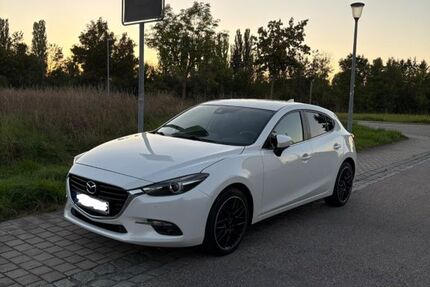 Mazda 3 85.247 km 14.600 &euro; Pocking 94060