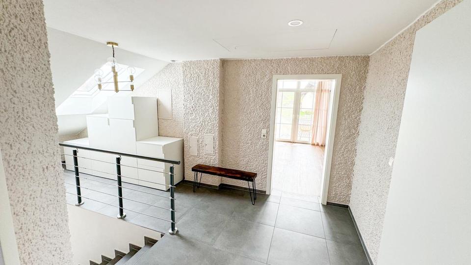 Dachgeschoßwohnung Haarbach - 2.5 Zimmer, 80 m&sup2;, 950&euro; | Angebot:26036093