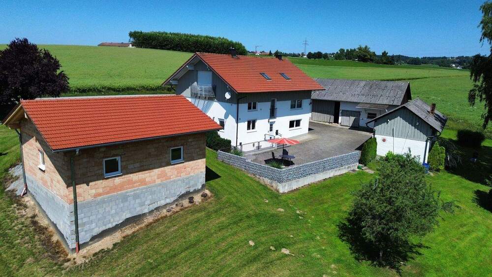 Mehrfamilienhaus, Wohnhaus Vilshofen an der Donau Sollasöd - 7 Zimmer, 264 m&sup2;, 360.000&euro; | Angebot:25769716