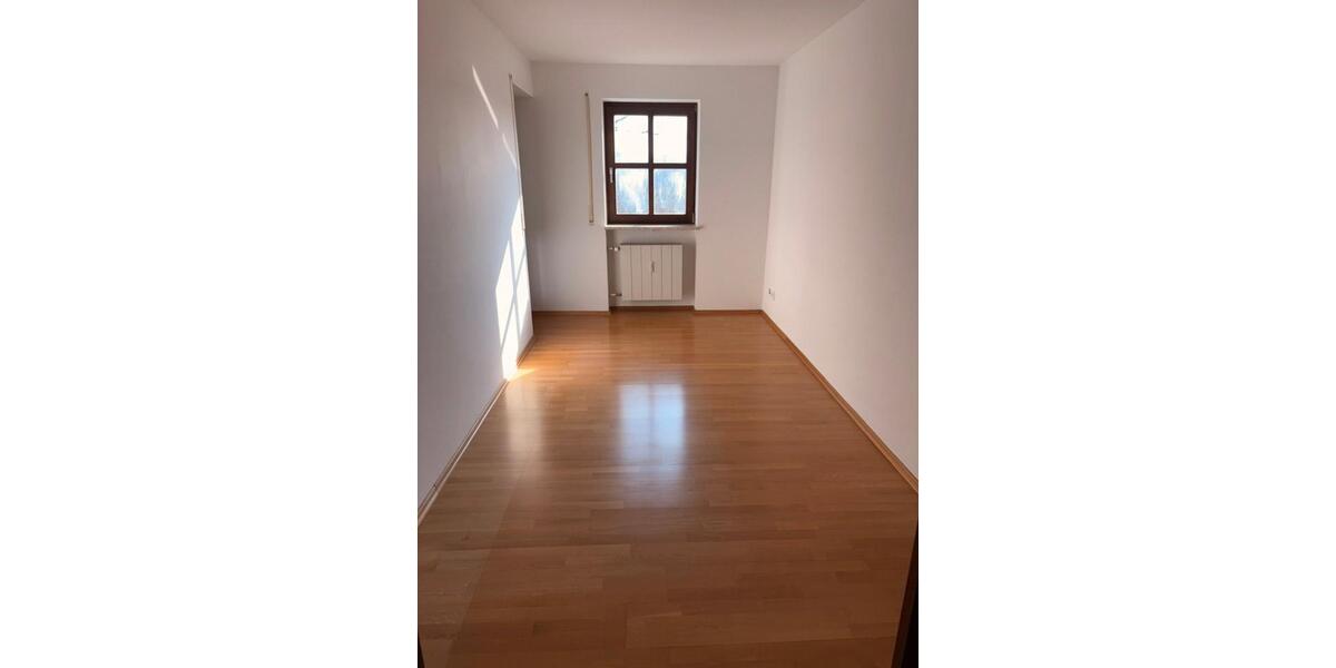 Terrassenwohnung Vilshofen an der Donau - 4 Zimmer, 125 m&sup2;, 2.000&euro; | Angebot:25898245