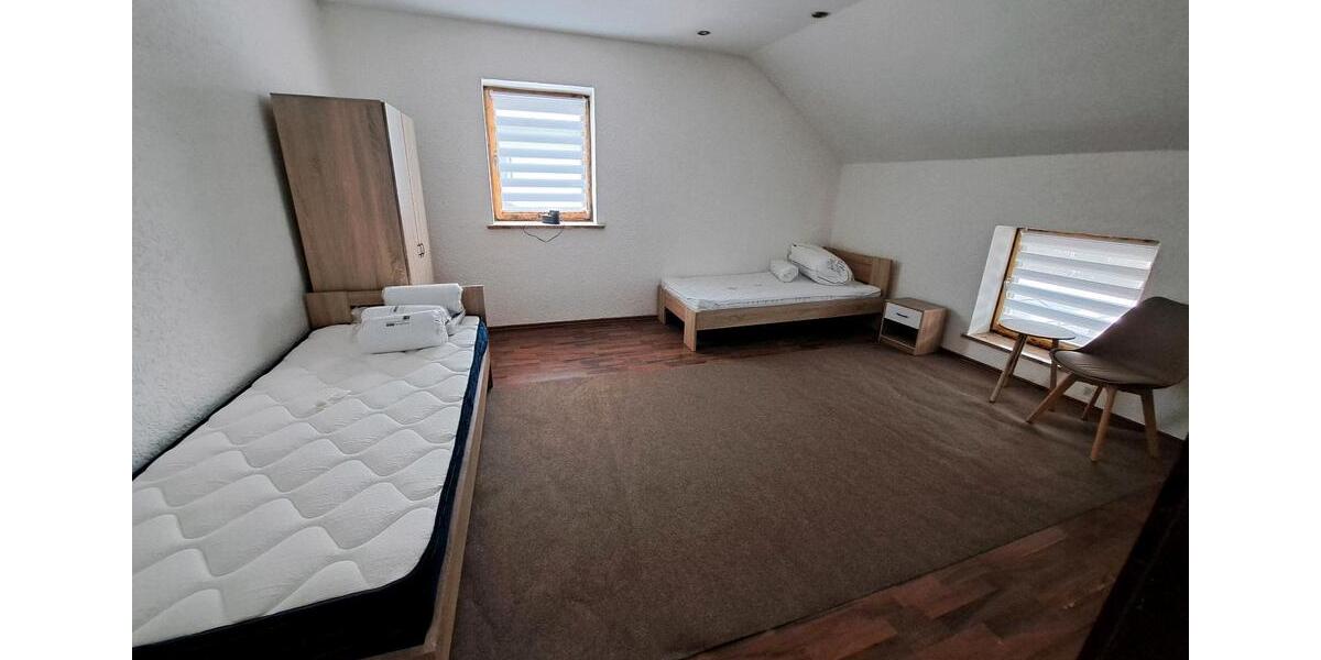 Etagenwohnung Außernzell - 7 Zimmer, 140 m&sup2;, 140&euro; | Angebot:25082310