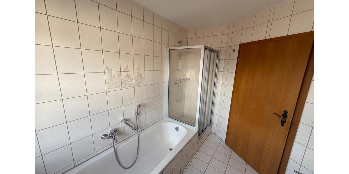Etagenwohnung Schöllnach - 3 Zimmer, 72 m&sup2;, 650&euro; | Angebot:25546040