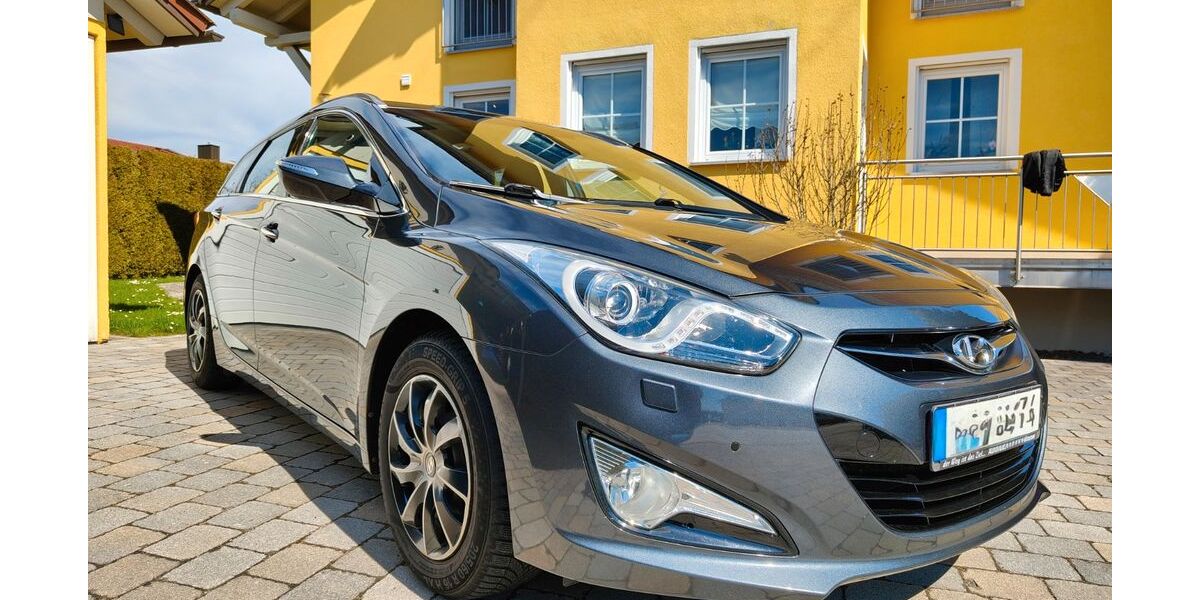 Hyundai i40 161.000 km 5.900 &euro; Salzweg 94121