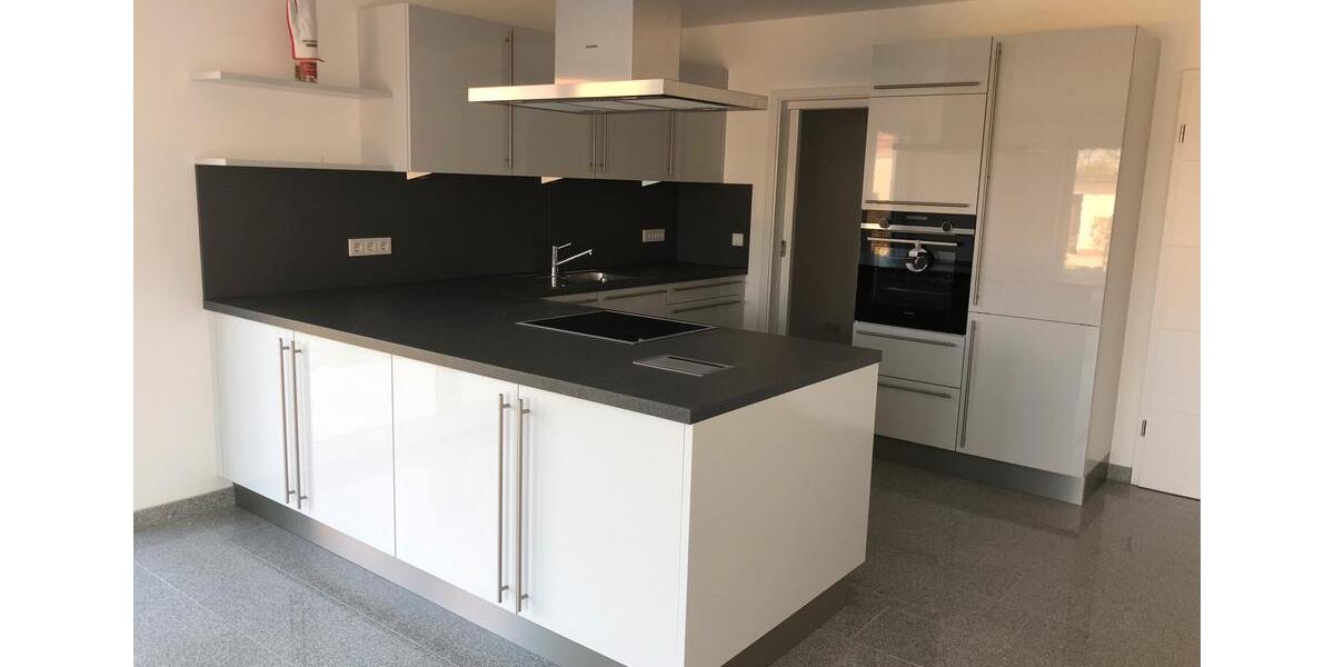 Doppelhaushälfte Tiefenbach - 4 Zimmer, 130 m&sup2;, 1.380&euro; | Angebot:26533082