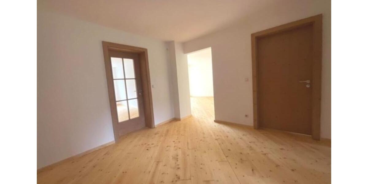 Mehrfamilienhaus, Wohnhaus Freyung - 8 Zimmer, 300 m&sup2;, 395.000&euro; | Angebot:24573135