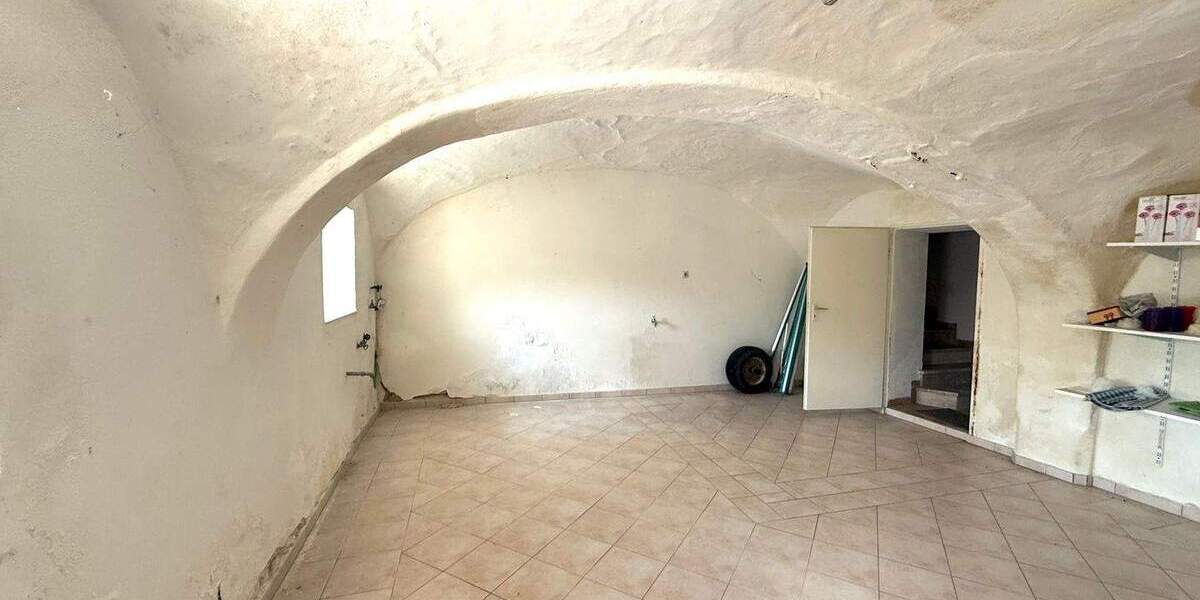 Bauernhaus, Landhaus Ortenburg Röhrn - 5 Zimmer, 176 m&sup2;, 240.000&euro; | Angebot:25850451