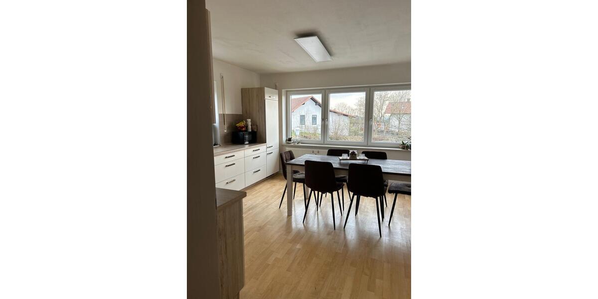Etagenwohnung Hofkirchen - 4 Zimmer, 130 m&sup2;, 1.050&euro; | Angebot:25819025