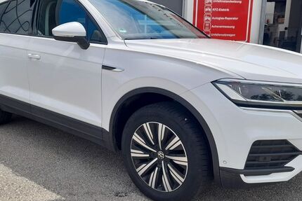 VW Touareg 173.355 km 29.999 &euro; Neuburg/Inn bei Passau 94127