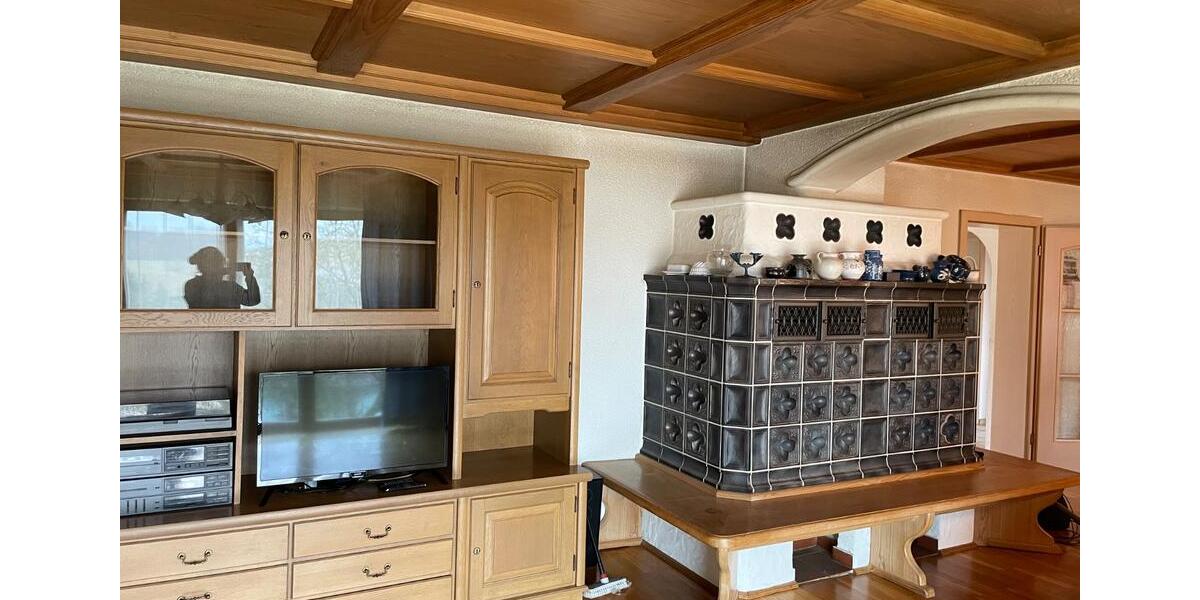 Einfamilienhaus Tiefenbach - 7 Zimmer, 270 m&sup2;, 1.450&euro; | Angebot:25442072