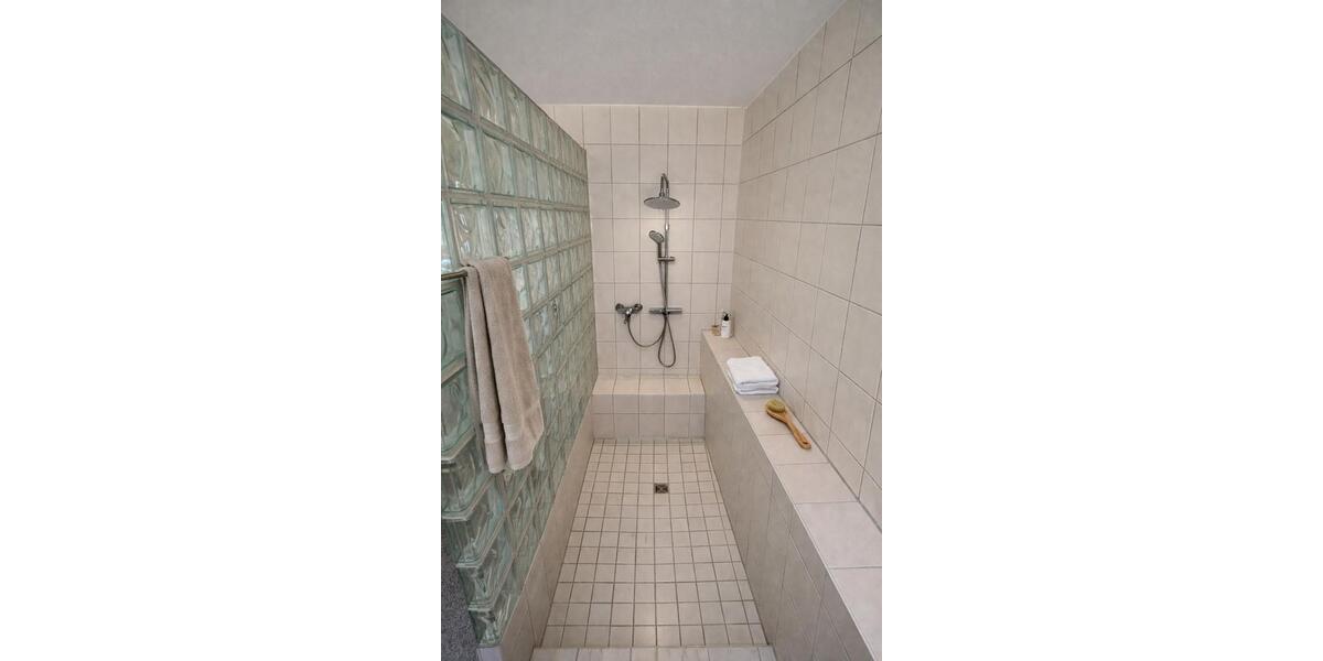 Etagenwohnung Ortenburg - 5 Zimmer, 190 m&sup2;, 1.600&euro; | Angebot:25137728