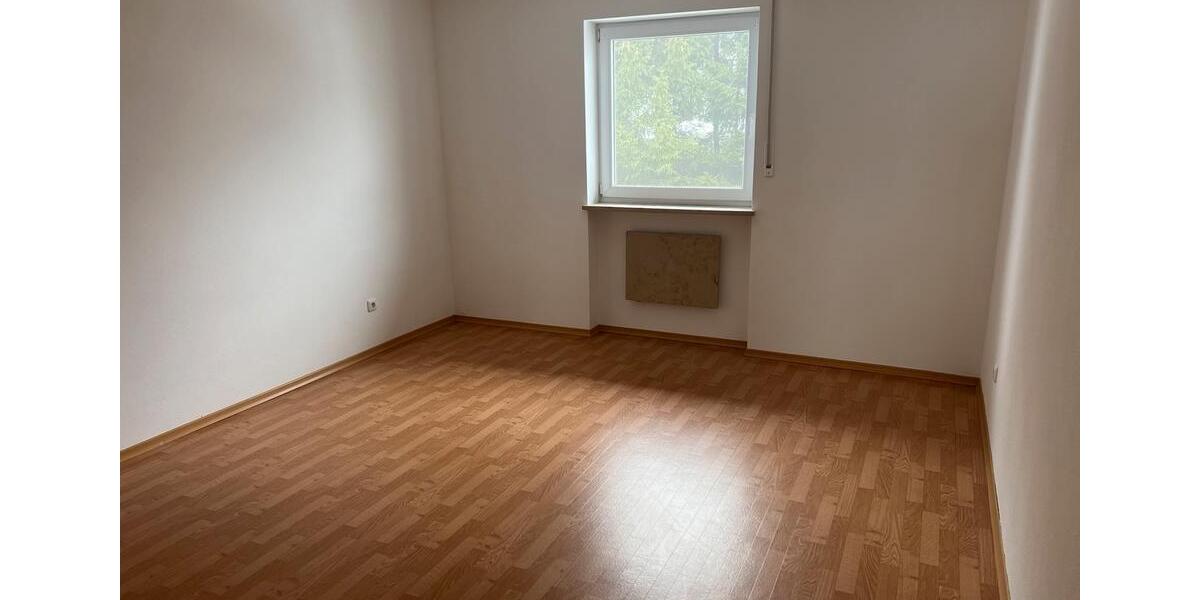 Etagenwohnung Fürstenstein - 3 Zimmer, 92 m&sup2;, 695&euro; | Angebot:26006499