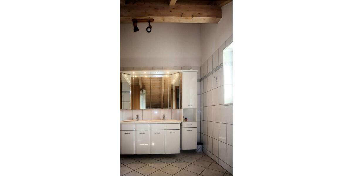 Einfamilienhaus Tiefenbach Reut - 8 Zimmer, 230 m&sup2;, 570.000&euro; | Angebot:25776655