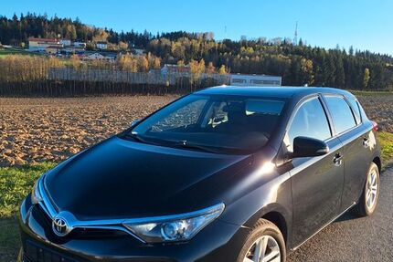 Toyota Auris 69.000 km 12.390 &euro; Passau 94034