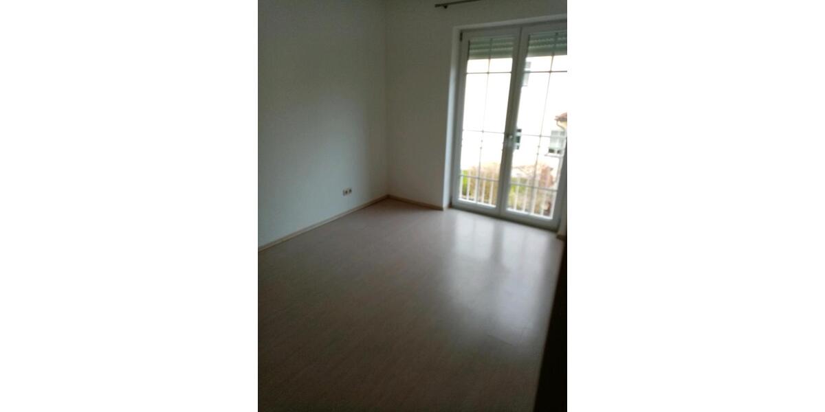 Erdgeschoßwohnung Ruhstorf an der Rott - 3.5 Zimmer, 102 m&sup2;, 980&euro; | Angebot:25935690