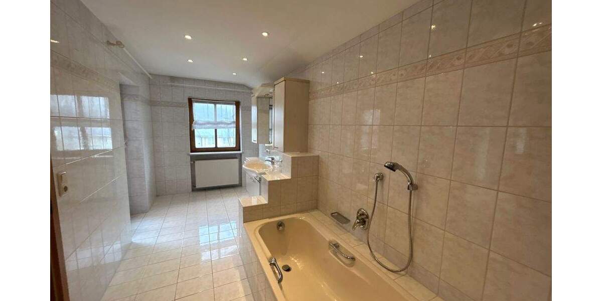 Einfamilienhaus Ortenburg Moosham - 6 Zimmer, 223 m&sup2;, 1.395&euro; | Angebot:25819711