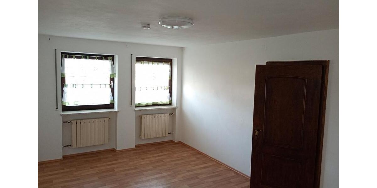Erdgeschoßwohnung Salzweg - 5 Zimmer, 135 m&sup2;, 900&euro; | Angebot:27609833