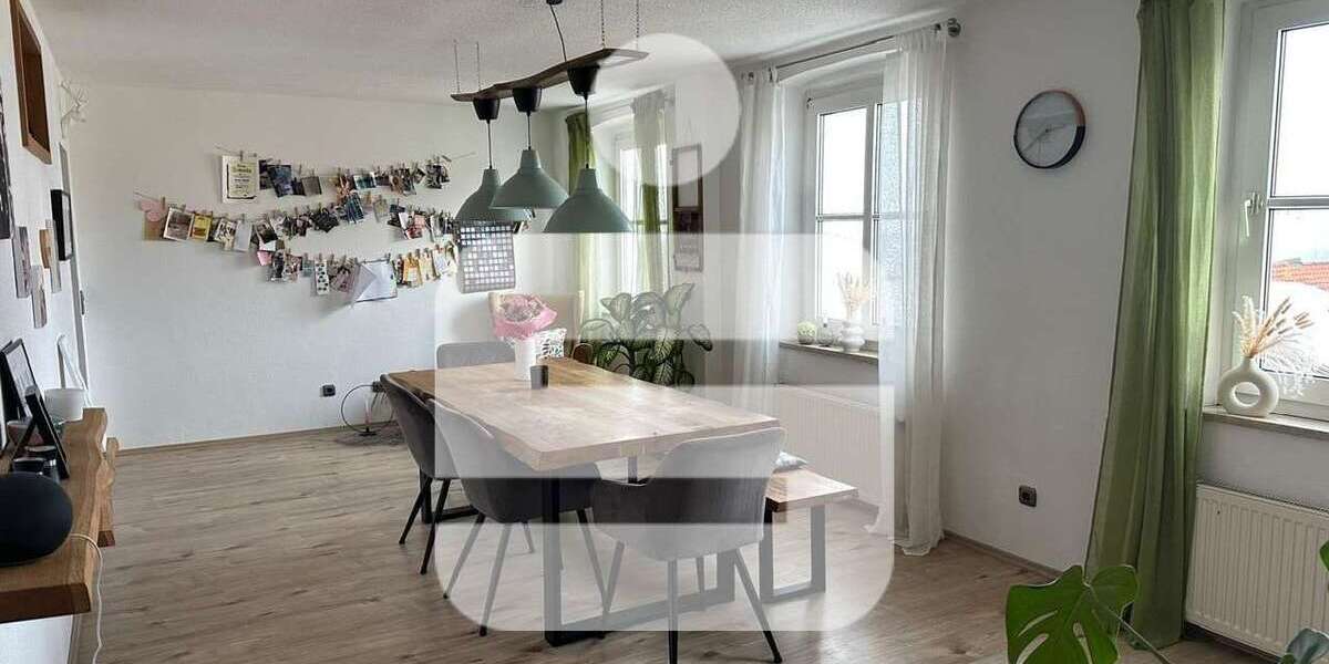 Etagenwohnung Untergriesbach - 4 Zimmer, 117 m&sup2;, 1.040&euro; | Angebot:25198653