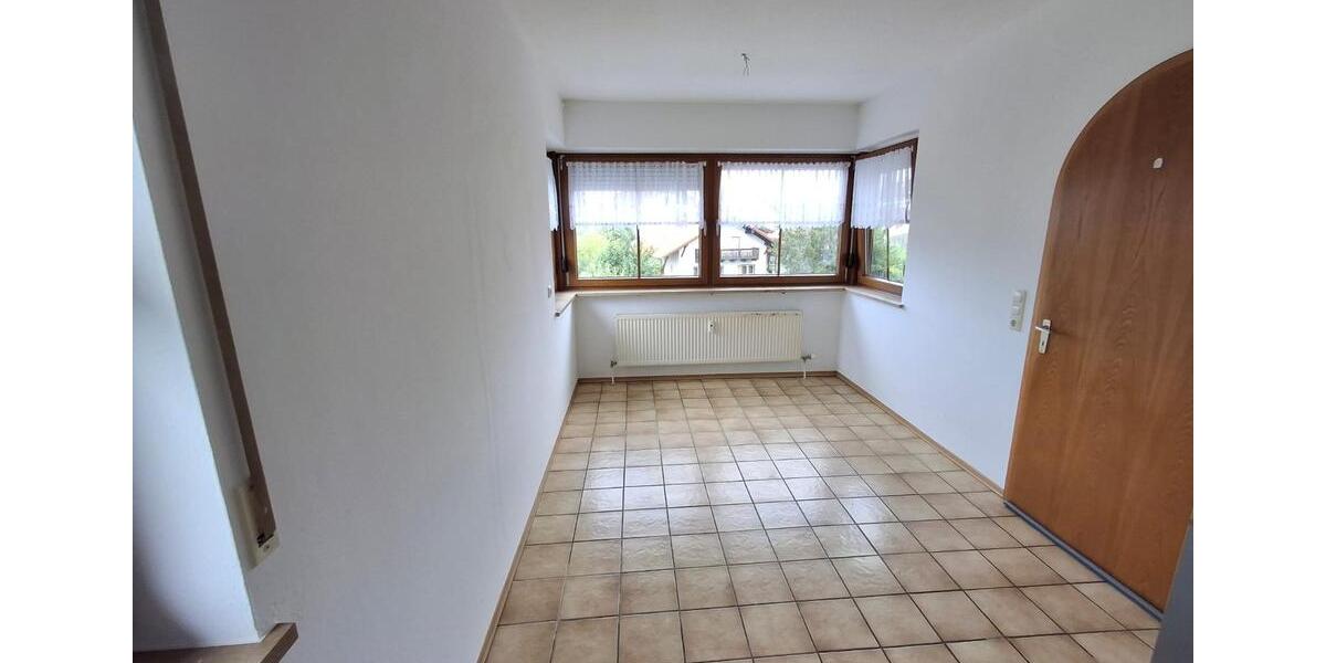 Etagenwohnung Rotthalmünster - 3 Zimmer, 81 m&sup2;, 690&euro; | Angebot:25022794