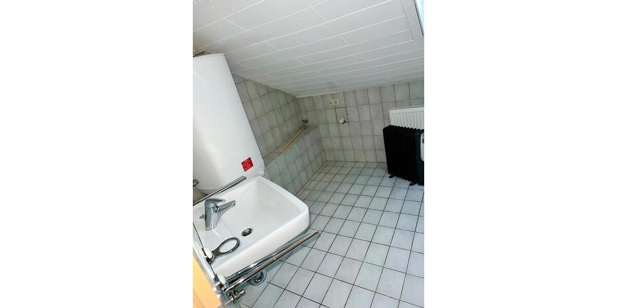 Dachgeschoßwohnung Salzweg - 4 Zimmer, 80 m&sup2;, 680&euro; | Angebot:24748402