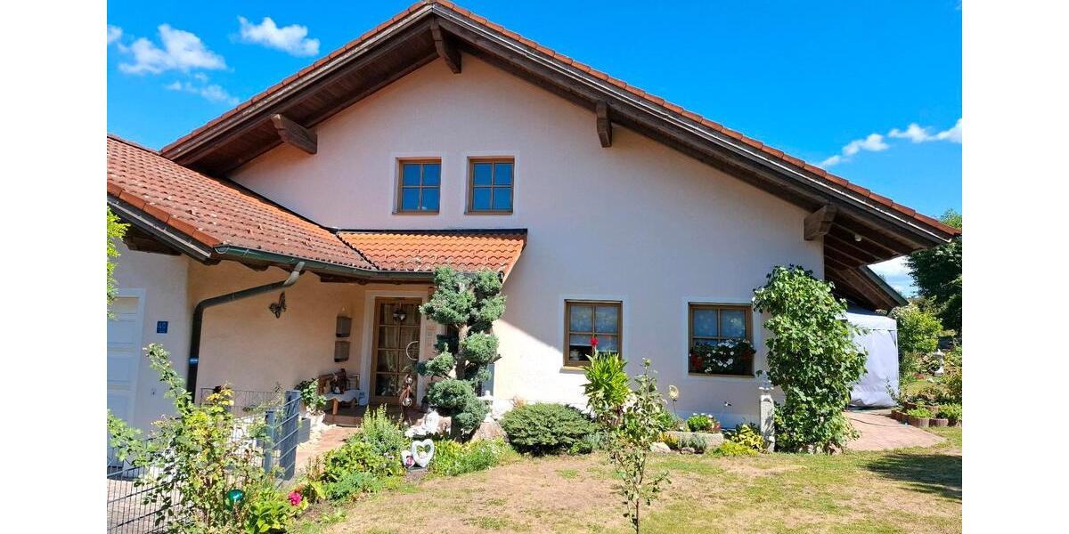 Mehrfamilienhaus, Wohnhaus Hutthurm - 8 Zimmer, 228 m&sup2;, 680.000&euro; | Angebot:27263520