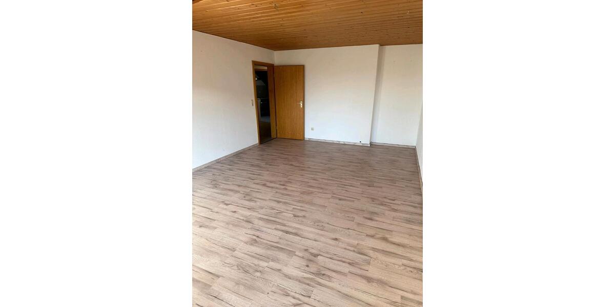 Dachgeschoßwohnung Künzing - 3 Zimmer, 73 m&sup2;, 570&euro; | Angebot:25907806