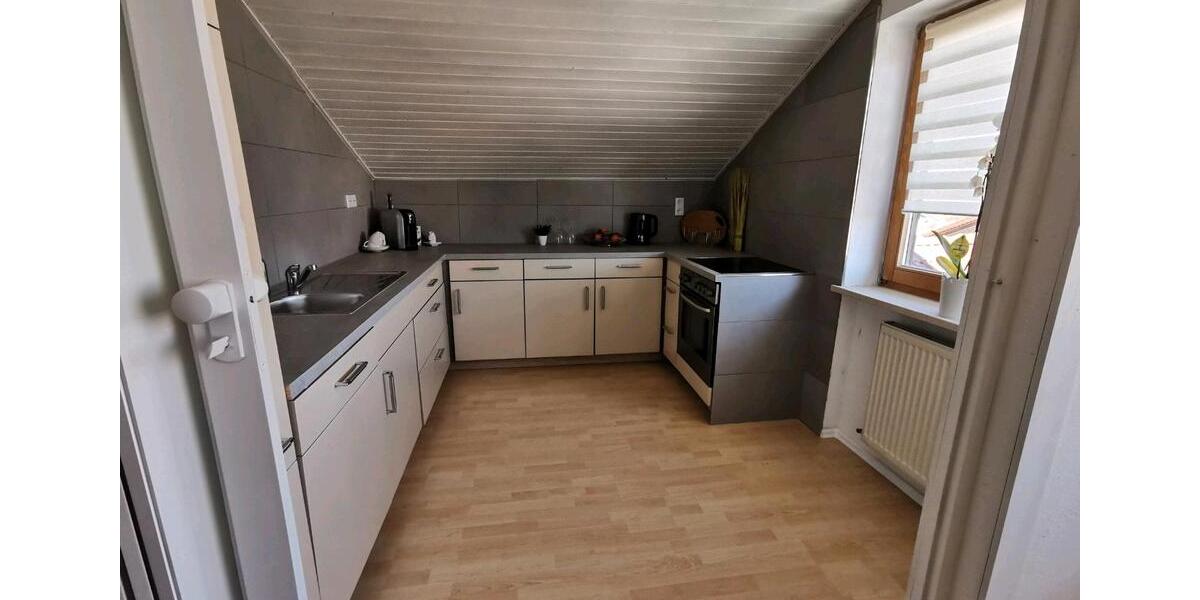 Dachgeschoßwohnung Rotthalmünster - 2 Zimmer, 50 m&sup2;, 780&euro; | Angebot:26029610