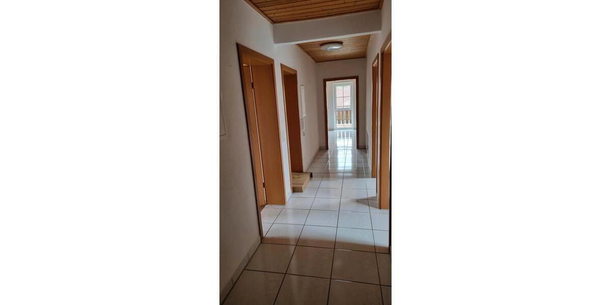 Dachgeschoßwohnung Egglham - 3 Zimmer, 100 m&sup2;, 750&euro; | Angebot:20334806