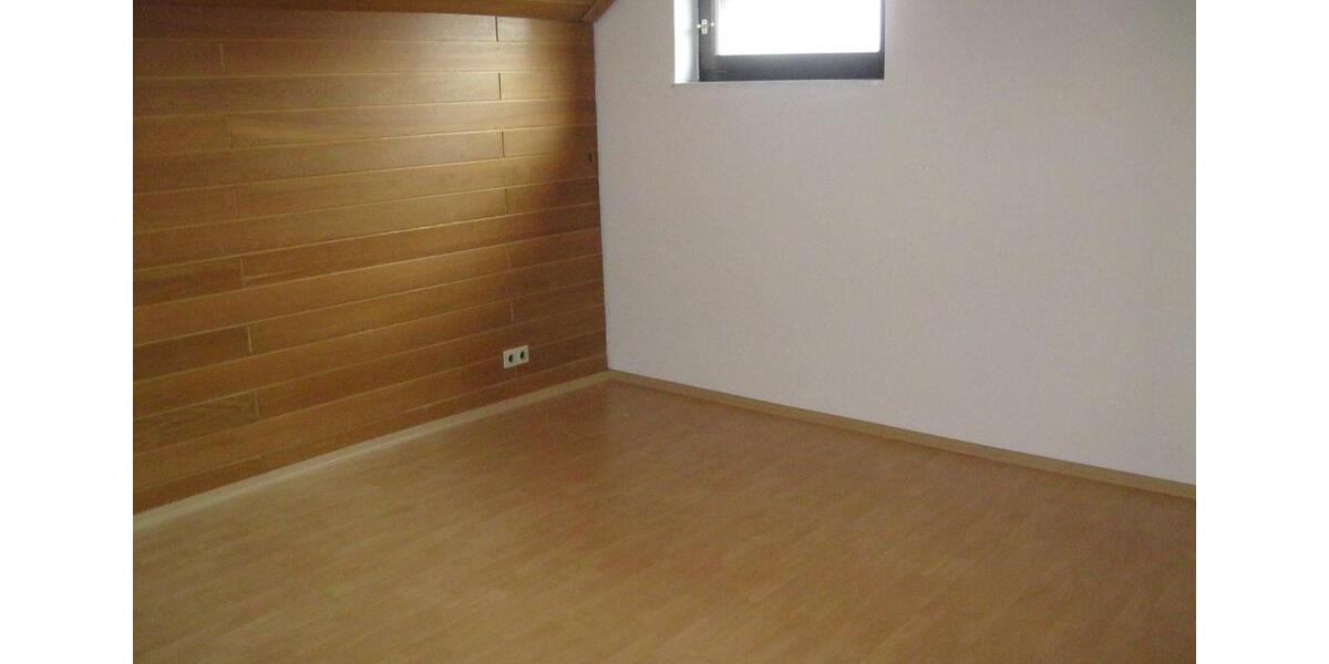 Etagenwohnung Schöllnach - 4 Zimmer, 98 m&sup2;, 600&euro; | Angebot:25626169