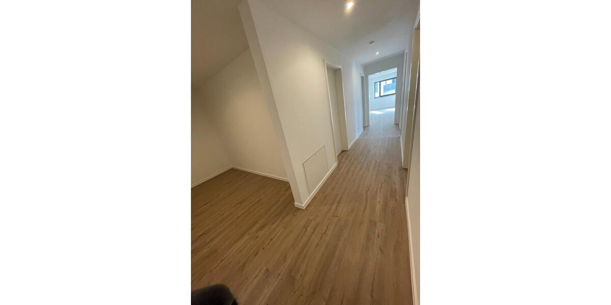 Etagenwohnung Pocking - 3 Zimmer, 102 m&sup2;, 1.090&euro; | Angebot:25445746