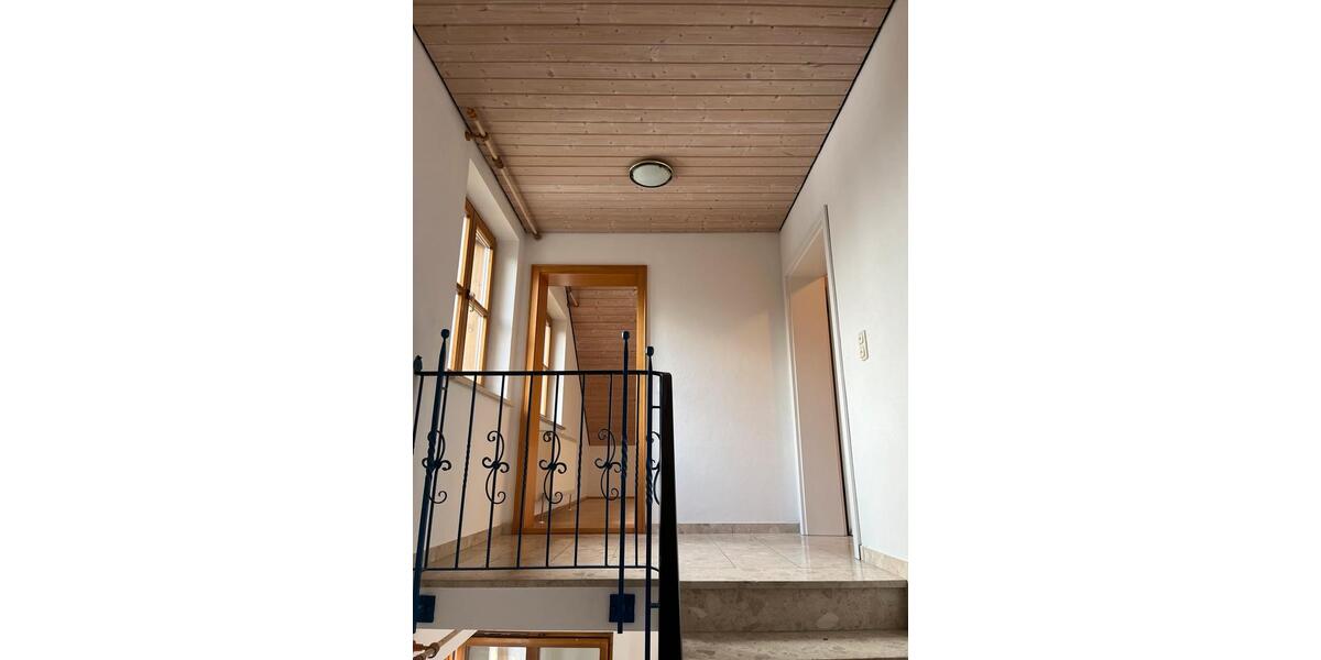 Dachgeschoßwohnung Vilshofen an der Donau - 3 Zimmer, 82 m&sup2;, 738&euro; | Angebot:25524337