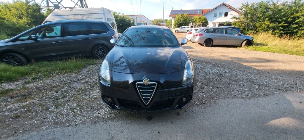 Alfa Romeo Giulietta 112.000 km 2.900 &euro; Vilshofen-Pleinting 94474