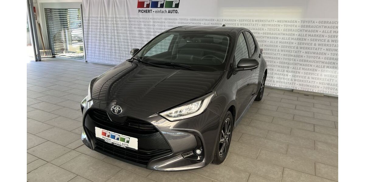 Toyota Yaris 11.400 km 17.990 &euro; Passau - Grubweg 94034