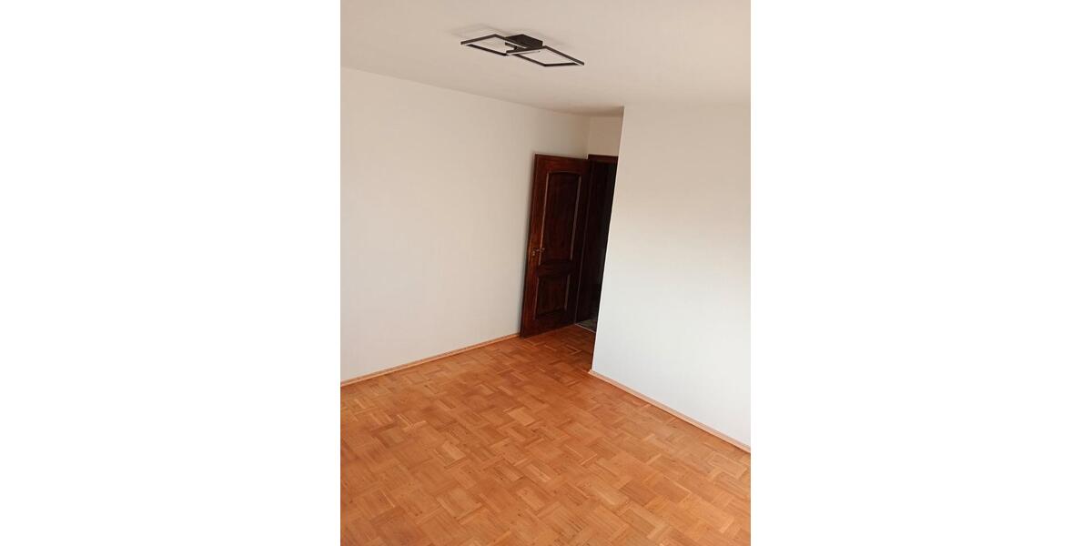 Erdgeschoßwohnung Salzweg - 5 Zimmer, 135 m&sup2;, 900&euro; | Angebot:27609833