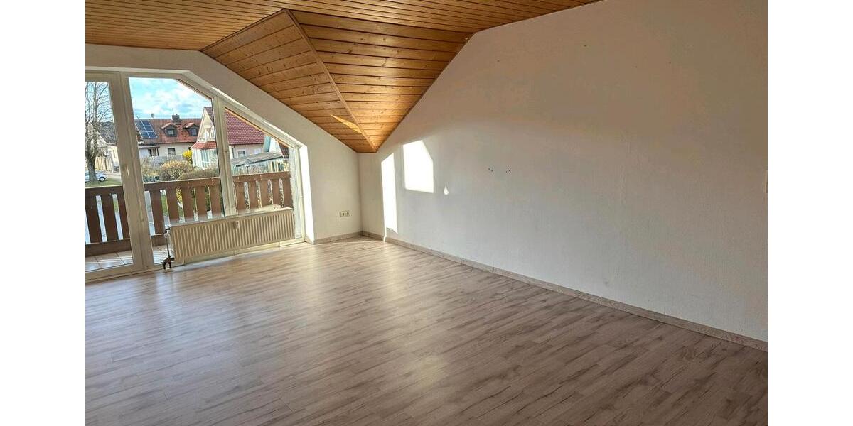 Dachgeschoßwohnung Künzing - 3 Zimmer, 73 m&sup2;, 570&euro; | Angebot:25907806