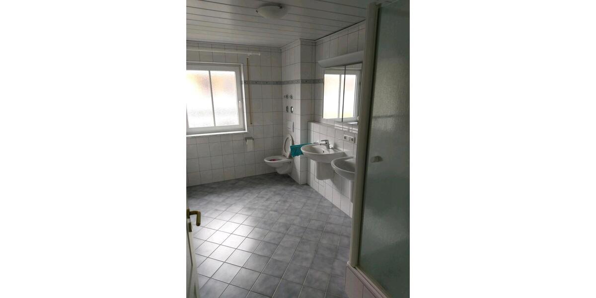 Etagenwohnung Kirchham - 3 Zimmer, 105 m&sup2;, 900&euro; | Angebot:26686719