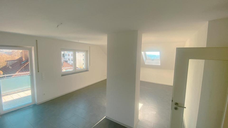 Dachgeschoßwohnung Passau Maierhof - 3 Zimmer, 93 m&sup2;, 875&euro; | Angebot:25840218