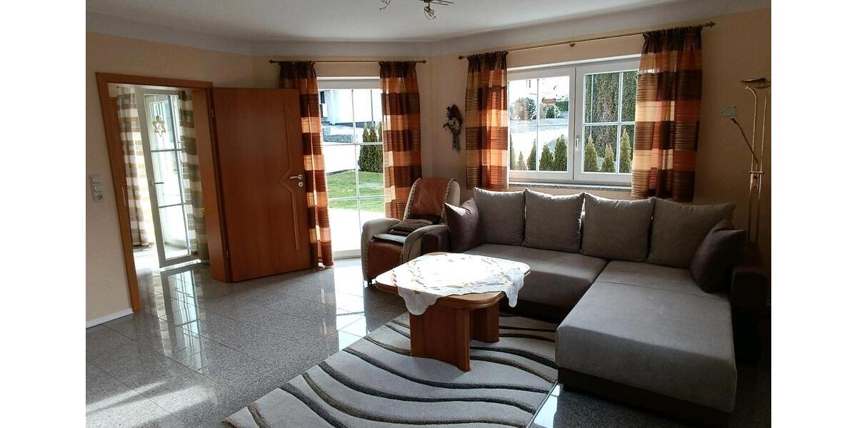 Einfamilienhaus Neukirchen vorm Wald - 3 Zimmer, 100 m&sup2;, 980&euro; | Angebot:27617097