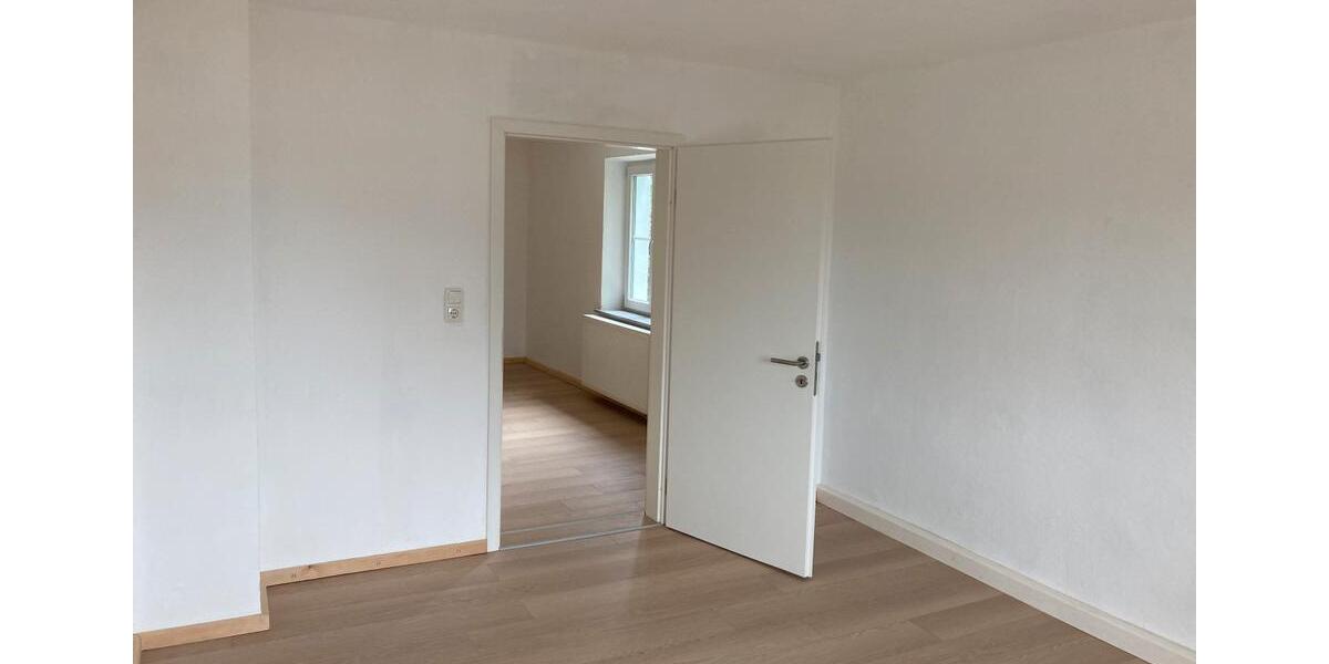 Einfamilienhaus Tittling - 5 Zimmer, 164 m&sup2;, 1.250&euro; | Angebot:26447221
