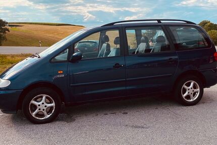 VW Sharan 220.000 km 2.490 &euro; Thyrnau 94136