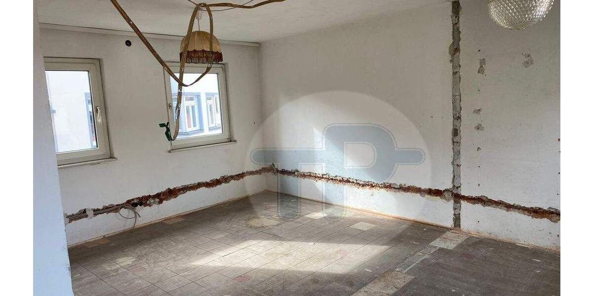 Mehrfamilienhaus, Wohnhaus Vilshofen - 6 Zimmer, 230 m&sup2;, 295.000&euro; | Angebot:25703931