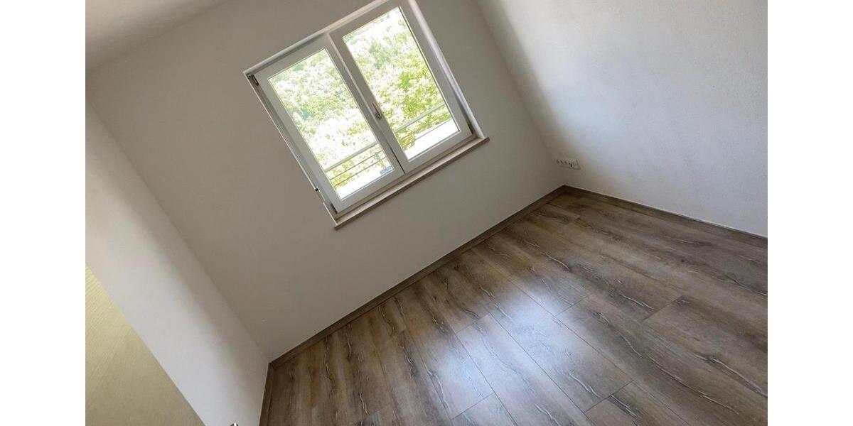 Terrassenwohnung Hauzenberg - 3 Zimmer, 130 m&sup2;, 900&euro; | Angebot:27616408