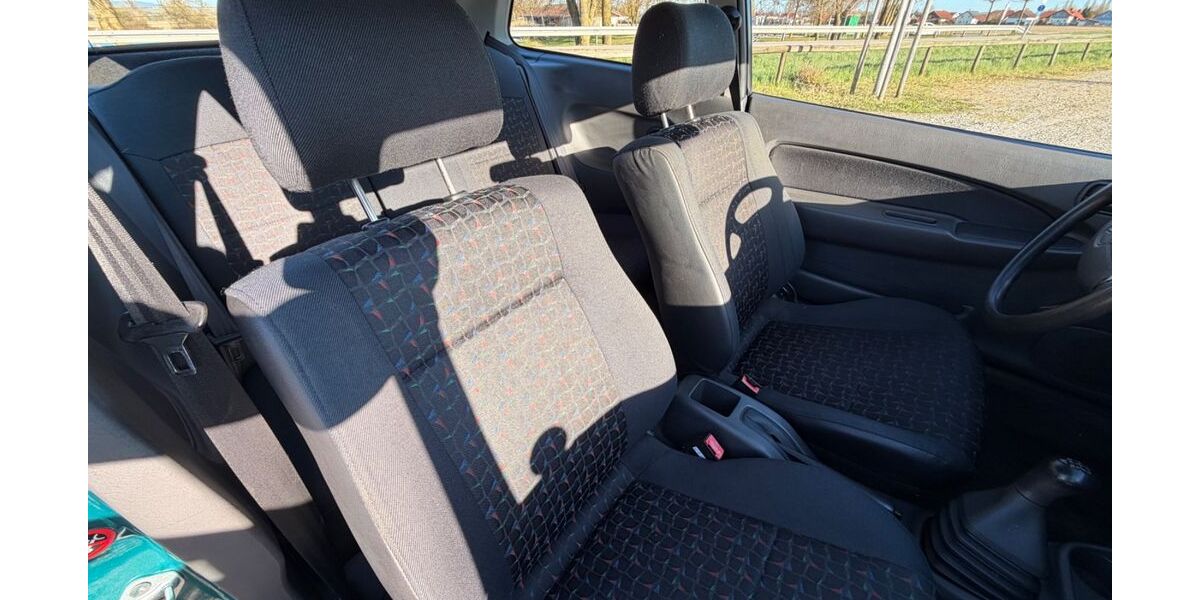 Mazda 323 104.000 km 999 &euro; Pocking-Hartkirchen 94060