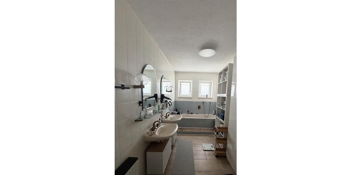 Einfamilienhaus Neuhaus am Inn - 6 Zimmer, 200 m&sup2;, 1.800&euro; | Angebot:26634666
