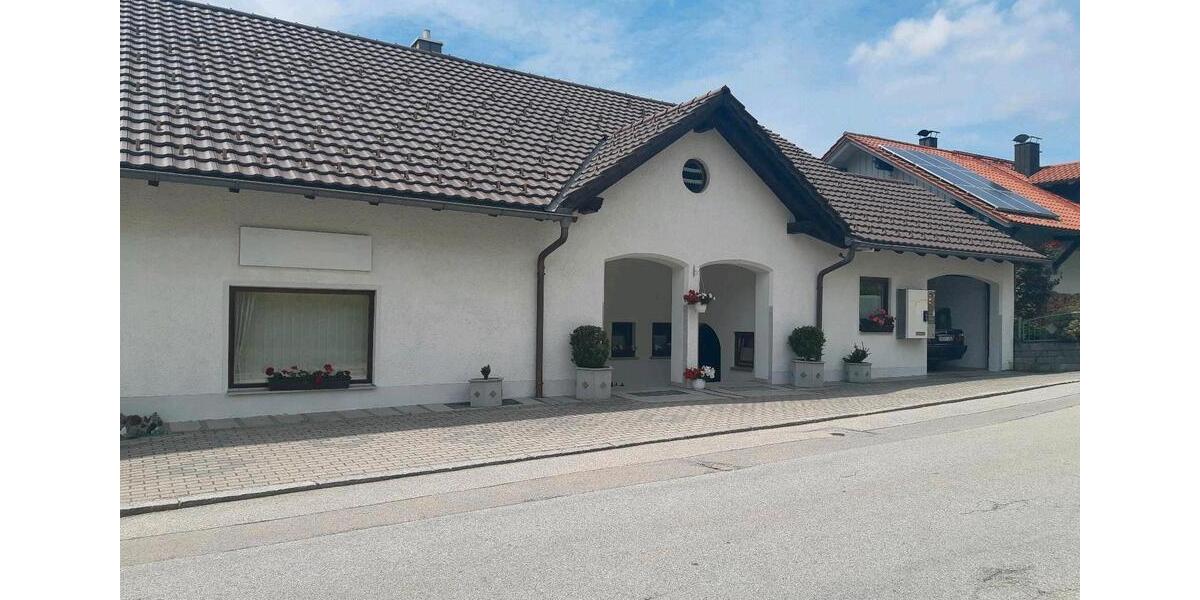 Mehrfamilienhaus, Wohnhaus Hauzenberg - 10 Zimmer, 216 m&sup2;, 379.000&euro; | Angebot:25991621