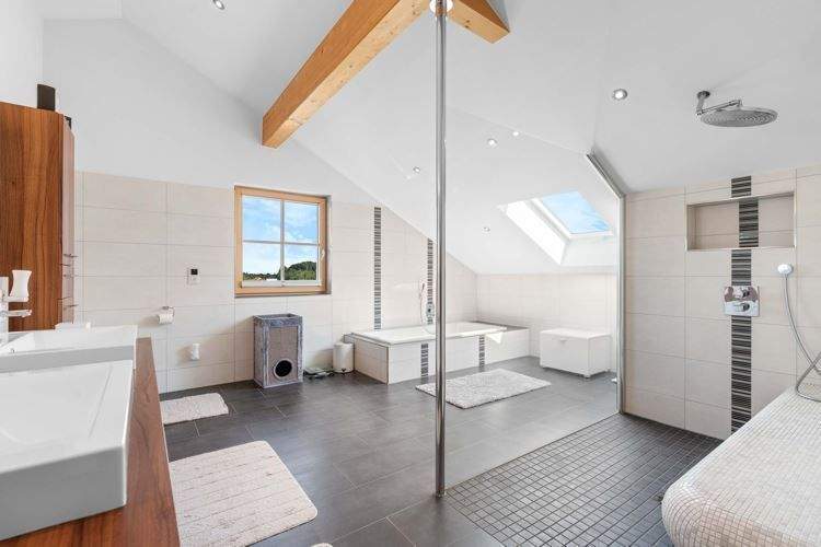 Mehrfamilienhaus, Wohnhaus Künzing Forsthart - 7 Zimmer, 343 m&sup2;, 945.000&euro; | Angebot:25679593